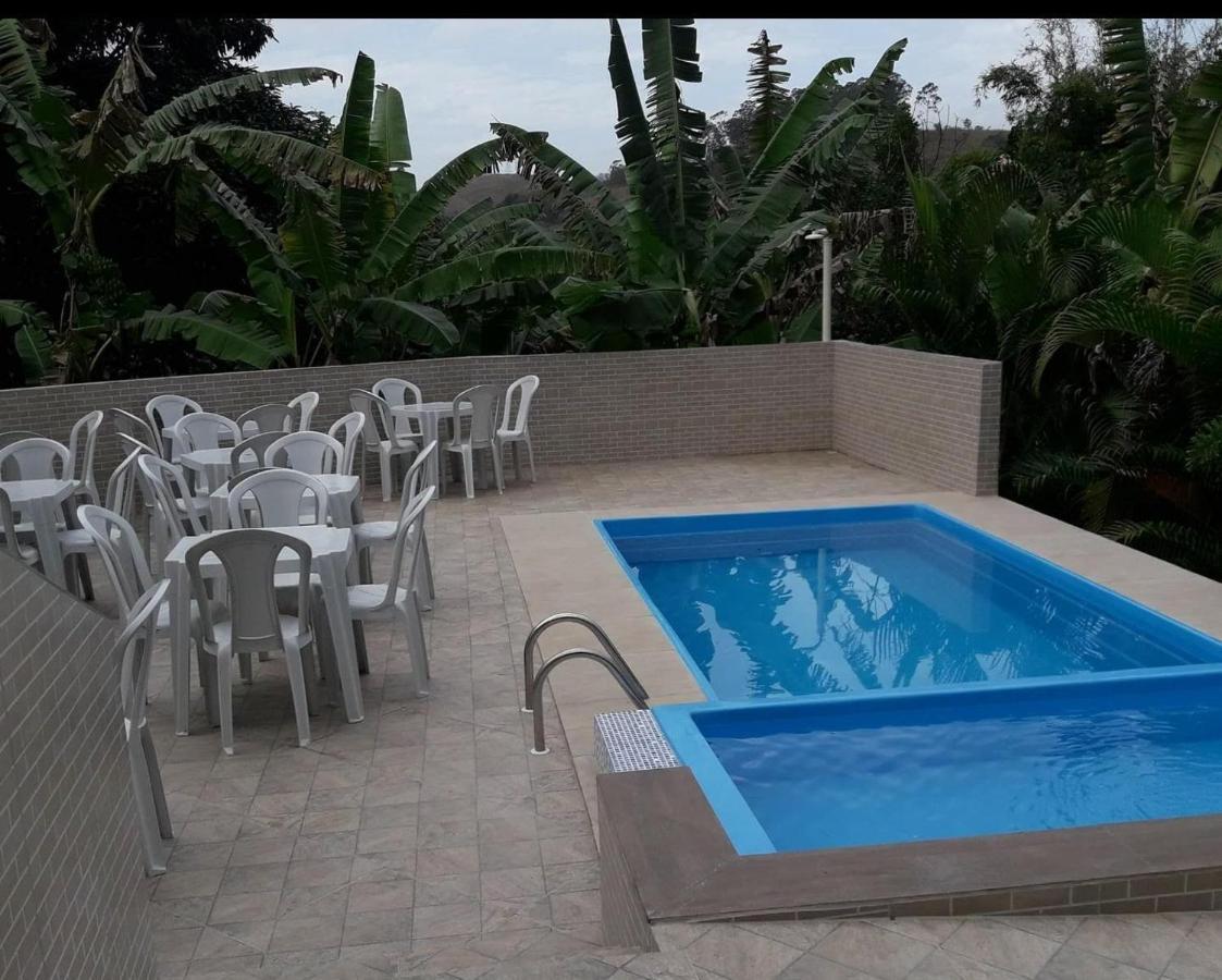 Habitación en casa particular E Rustica Com Piscina, Churrasqueira E Banheira De Uso Privativo