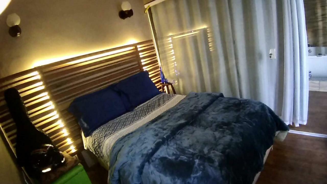 E Rustica Com Piscina, Churrasqueira E Banheira De Uso Privativo Habitación en casa particular