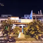 Casa De Campo E Rustica Com Piscina, Churrasqueira E Banheira De Uso Privativo